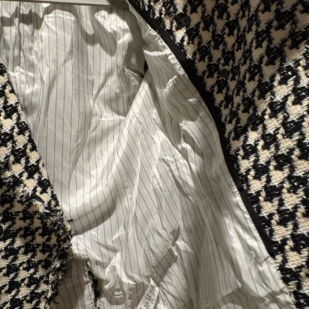 Veronica Beard Classic Houndstooth Blazer - Picture 4 of 10